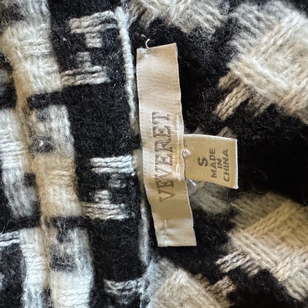 Houndstooth, Fringe bottom, Shacket - Picture 3 of 5